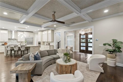 House in Tampa, Florida 5 bedrooms, 481.7 sq.m. № 2223433 - photo 9