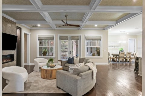 House in Tampa, Florida 5 bedrooms, 481.7 sq.m. № 2223433 - photo 5