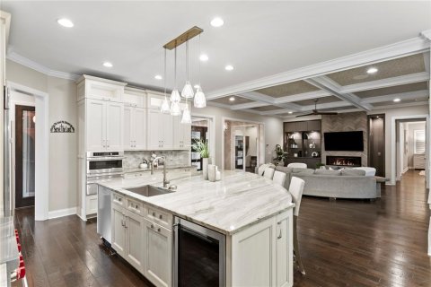 House in Tampa, Florida 5 bedrooms, 481.7 sq.m. № 2223433 - photo 13