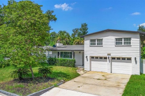 House in Maitland, Florida 4 bedrooms, 171.4 sq.m. № 1851389 - photo 2