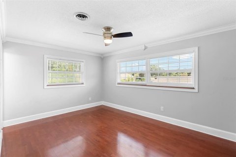 House in Maitland, Florida 4 bedrooms, 171.4 sq.m. № 1851389 - photo 24