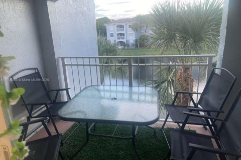 Снять в аренду кондоминиум в Пемброк-Пайнс, Флорида 2 спальни, 92.9м2, № 1952344 - фото 16