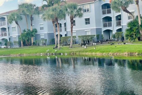 Снять в аренду кондоминиум в Пемброк-Пайнс, Флорида 2 спальни, 92.9м2, № 1952344 - фото 25