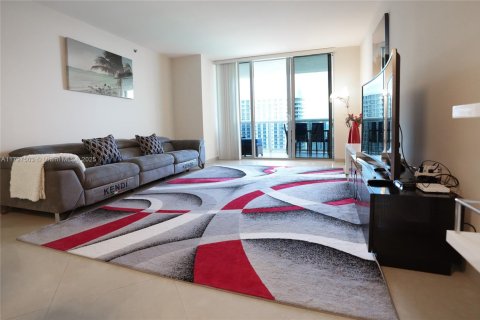 Copropriété à louer à Hallandale Beach, Floride: 2 chambres, 144.37 m2 № 1888934 - photo 1
