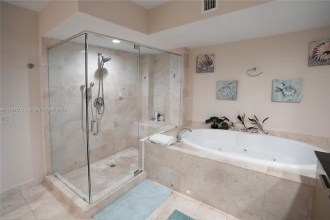 Copropriété à louer à Hallandale Beach, Floride: 2 chambres, 144.37 m2 № 1888934 - photo 19