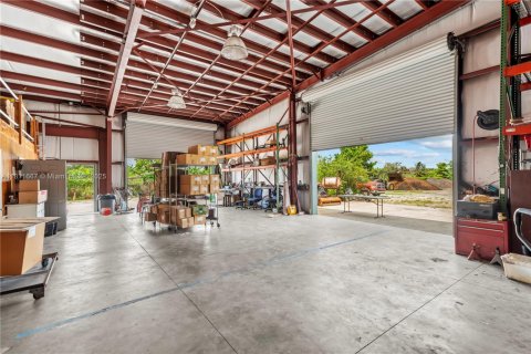 Commercial property in Davie, Florida № 1937799 - photo 25