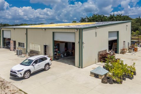 Commercial property in Davie, Florida № 1937799 - photo 8