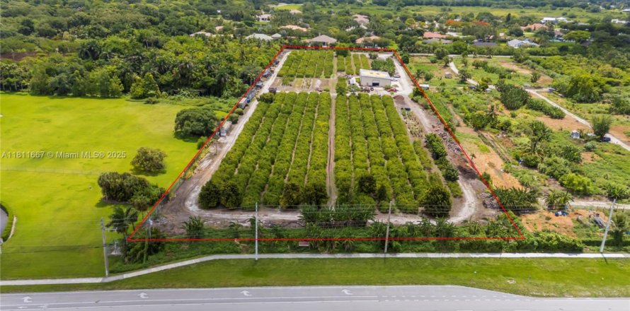 Commercial property in Davie, Florida № 1937799