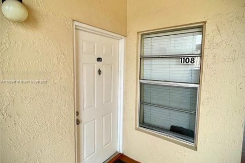 Condo in Miami, Florida, 2 bedrooms  № 1697484 - photo 5