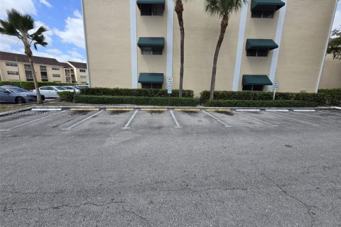 Condo in Miami, Florida, 2 bedrooms  № 1697484 - photo 19