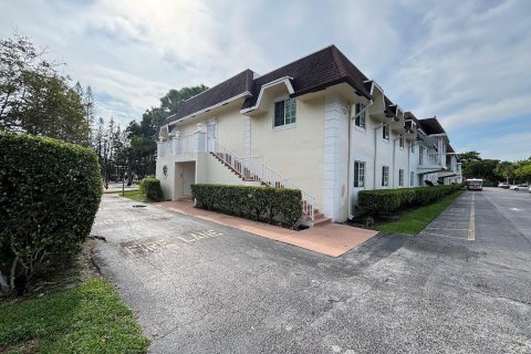 Condo in Deerfield Beach, Florida, 2 bedrooms № 2253247