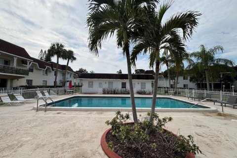 Condo in Deerfield Beach, Florida, 2 bedrooms  № 2253247 - photo 3