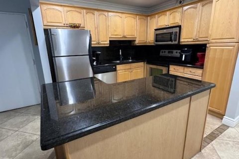Condo in Deerfield Beach, Florida, 2 bedrooms  № 2253247 - photo 5