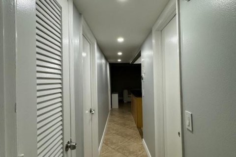 Condo in Deerfield Beach, Florida, 2 bedrooms  № 2253247 - photo 10