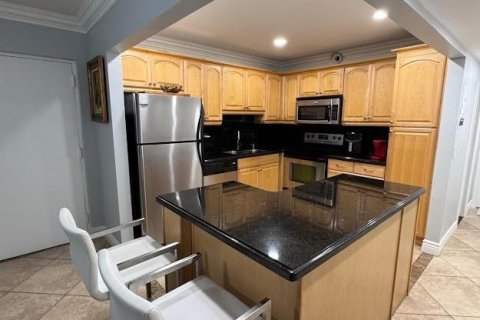 Condo in Deerfield Beach, Florida, 2 bedrooms  № 2253247 - photo 4