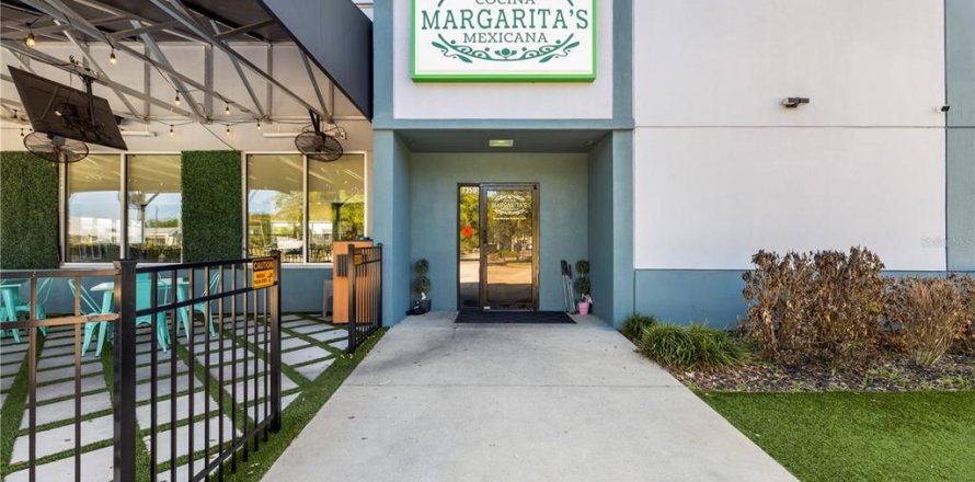 Commercial property in Winter Haven, Florida 205.59 sq.m. № 2123337