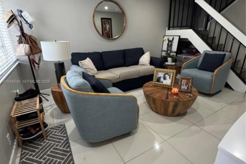 Condominio en venta en Sweetwater, Florida, 2 dormitorios, 95.88 m2 № 2004210 - foto 2