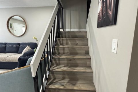 Condominio en venta en Sweetwater, Florida, 2 dormitorios, 95.88 m2 № 2004210 - foto 5