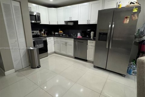 Condominio en venta en Sweetwater, Florida, 2 dormitorios, 95.88 m2 № 2004210 - foto 8