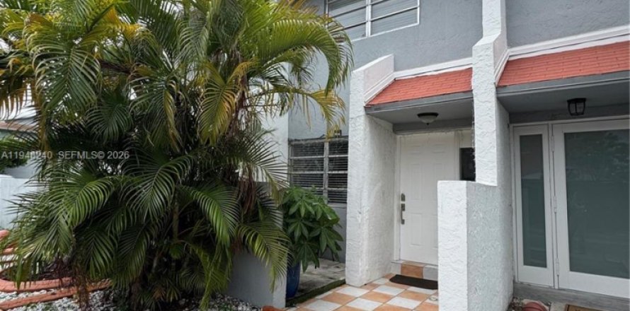 Condominio en Sweetwater, Florida, 2 dormitorios  № 2004210