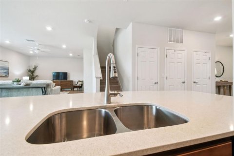 Casa en venta en Wesley Chapel, Florida, 4 dormitorios, 299.33 m2 № 1845159 - foto 19