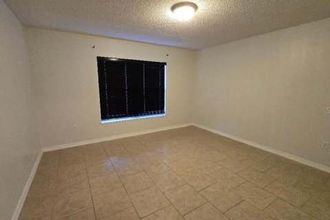 Casa en alquiler en Poinciana, Florida, 4 dormitorios, 206.61 m2 № 1912074 - foto 10