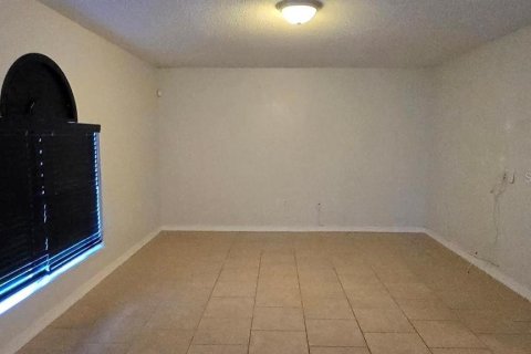 Casa en alquiler en Poinciana, Florida, 4 dormitorios, 206.61 m2 № 1912074 - foto 6