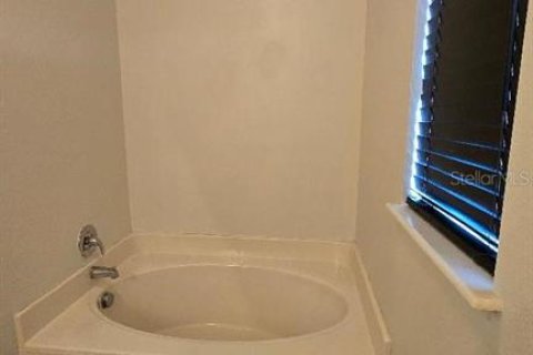 Casa en alquiler en Poinciana, Florida, 4 dormitorios, 206.61 m2 № 1912074 - foto 12