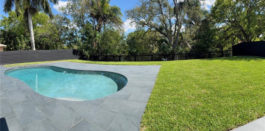 Villa ou maison à Wellington, Floride 3 chambres, 145.76 m2 № 2170540