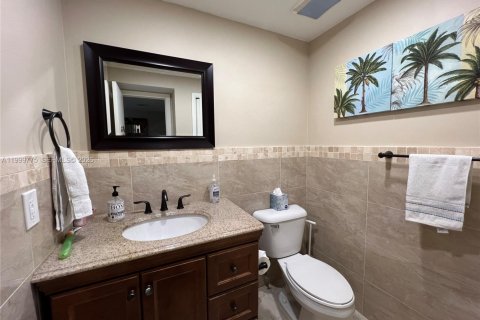 Снять в аренду кондоминиум в Уэстон, Флорида 2 спальни, 114.73м2, № 2065241 - фото 25