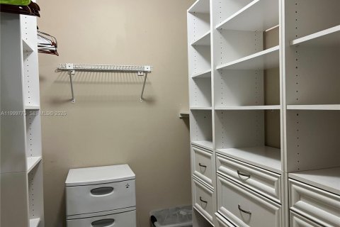 Снять в аренду кондоминиум в Уэстон, Флорида 2 спальни, 114.73м2, № 2065241 - фото 22