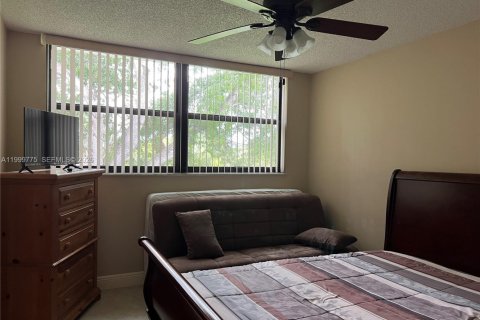 Снять в аренду кондоминиум в Уэстон, Флорида 2 спальни, 114.73м2, № 2065241 - фото 14