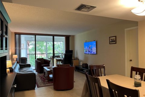 Снять в аренду кондоминиум в Уэстон, Флорида 2 спальни, 114.73м2, № 2065241 - фото 17