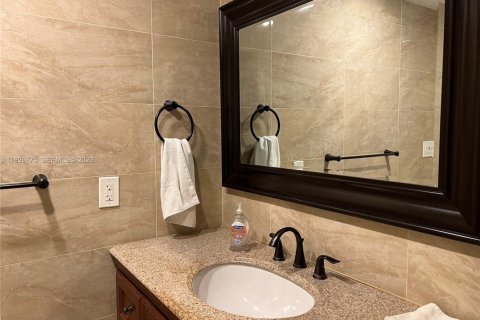 Снять в аренду кондоминиум в Уэстон, Флорида 2 спальни, 114.73м2, № 2065241 - фото 12