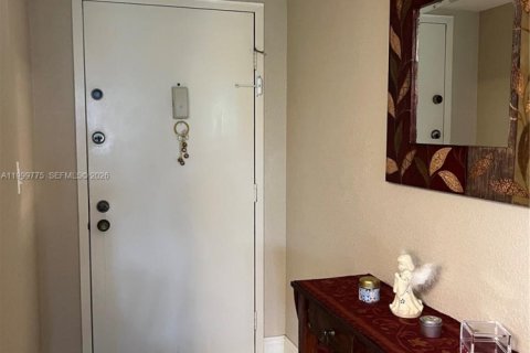 Снять в аренду кондоминиум в Уэстон, Флорида 2 спальни, 114.73м2, № 2065241 - фото 11