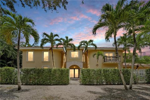 Casa en venta en Miami, Florida, 4 dormitorios, 297.75 m2 № 580382 - foto 1