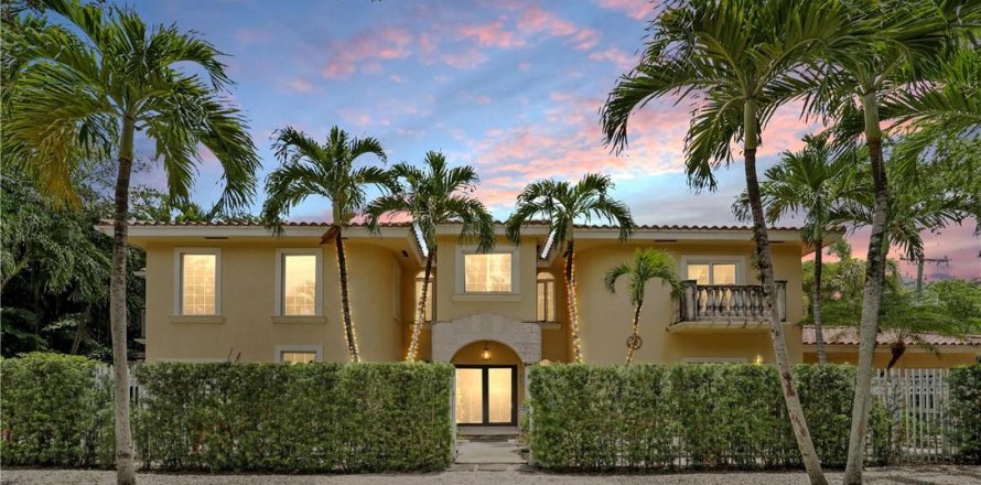 Casa en Miami, Florida 4 dormitorios, 297.75 m2 № 580382
