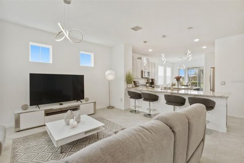 Villa ou maison à vendre à Kissimmee, Floride: 4 chambres, 196.95 m2 № 2210181 - photo 6