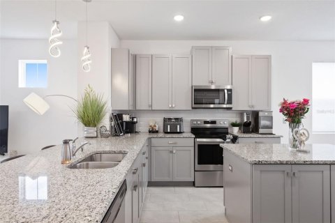 Villa ou maison à vendre à Kissimmee, Floride: 4 chambres, 196.95 m2 № 2210181 - photo 11