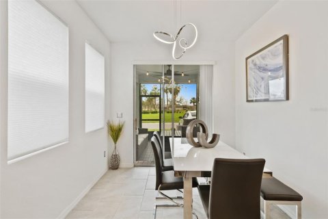 Villa ou maison à vendre à Kissimmee, Floride: 4 chambres, 196.95 m2 № 2210181 - photo 13