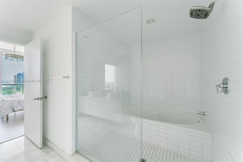 Condominio en venta en Miami, Florida, 2 dormitorios, 112.23 m2 № 1973713 - foto 13