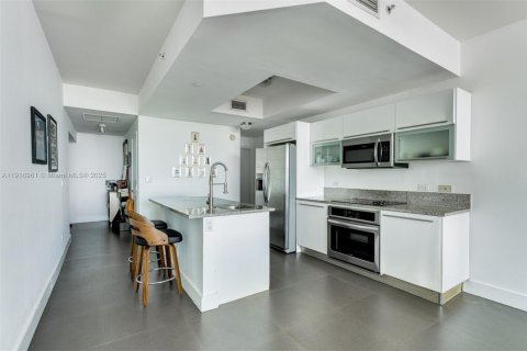 Condominio en venta en Miami, Florida, 2 dormitorios, 112.23 m2 № 1973713 - foto 2