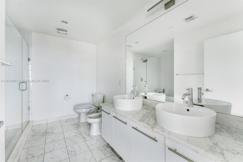 Condominio en venta en Miami, Florida, 2 dormitorios, 112.23 m2 № 1973713 - foto 12