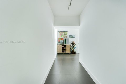 Condominio en venta en Miami, Florida, 2 dormitorios, 112.23 m2 № 1973713 - foto 20