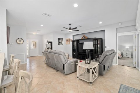 House in Summerfield, Florida 2 bedrooms, 148.27 sq.m. № 2200417 - photo 8