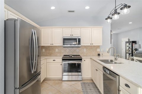 House in Summerfield, Florida 2 bedrooms, 148.27 sq.m. № 2200417 - photo 14