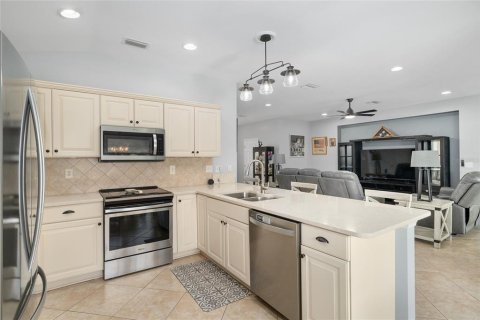 House in Summerfield, Florida 2 bedrooms, 148.27 sq.m. № 2200417 - photo 15