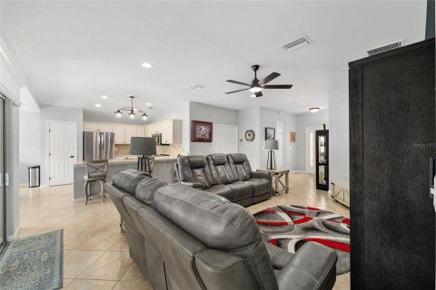 House in Summerfield, Florida 2 bedrooms, 148.27 sq.m. № 2200417 - photo 9