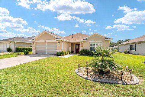 House in Summerfield, Florida 2 bedrooms, 148.27 sq.m. № 2200417 - photo 2