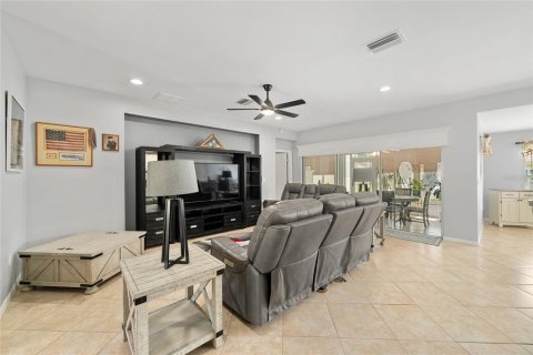 House in Summerfield, Florida 2 bedrooms, 148.27 sq.m. № 2200417 - photo 6